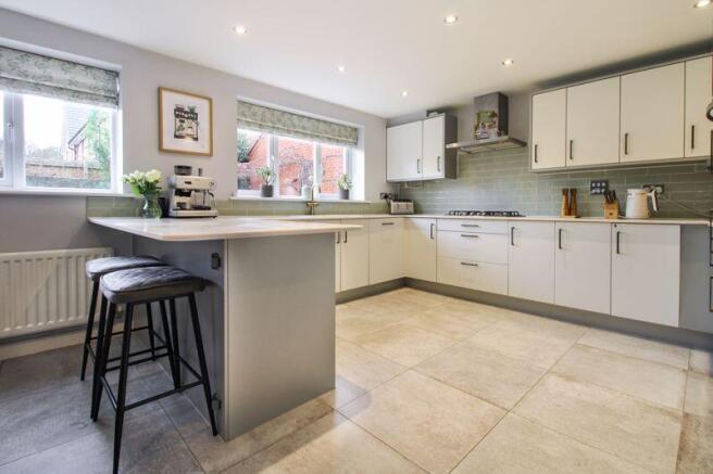 Kitchen/Breakfast Area