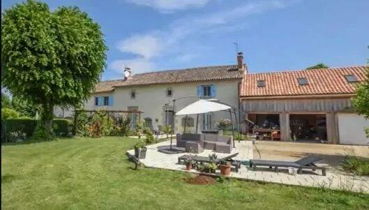 10 bedroom property for sale in Poitou-Charentes, Vienne, Brux, France