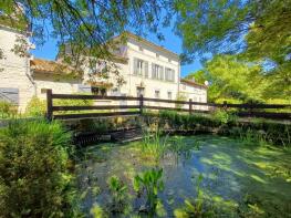 Photo of Poitou-Charentes, Charente-Maritime, Jonzac