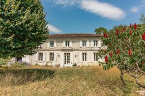 Photo of Poitou-Charentes, Charente, St-Mme-les-Carrires