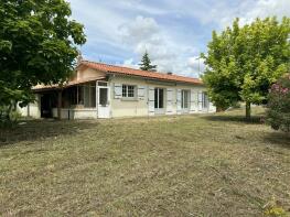 Photo of Poitou-Charentes, Charente-Maritime, St-Bonnet-sur-Gironde