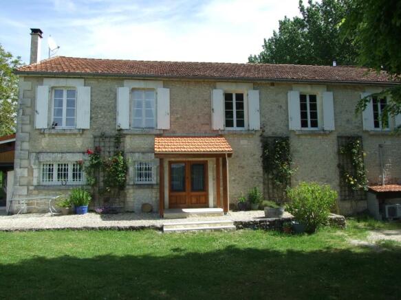 Photo 1