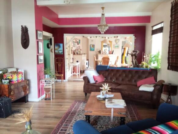 Photo 3