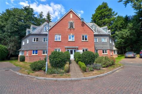 Meadowlands Drive, Haslemere, Surrey, GU27