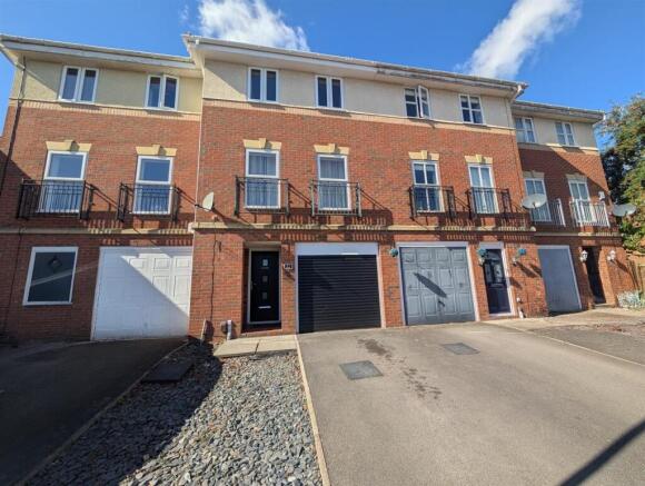 WhatsApp Image 2025-09-22 at 14.03.35_2360ee48.jpg