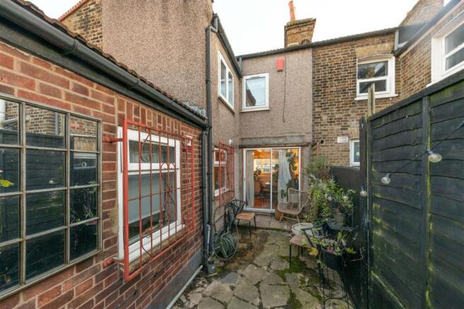 Forest Lane E7