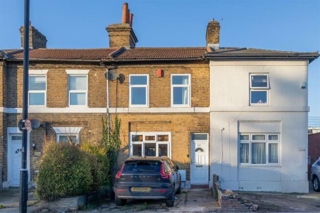 Forest Lane E7