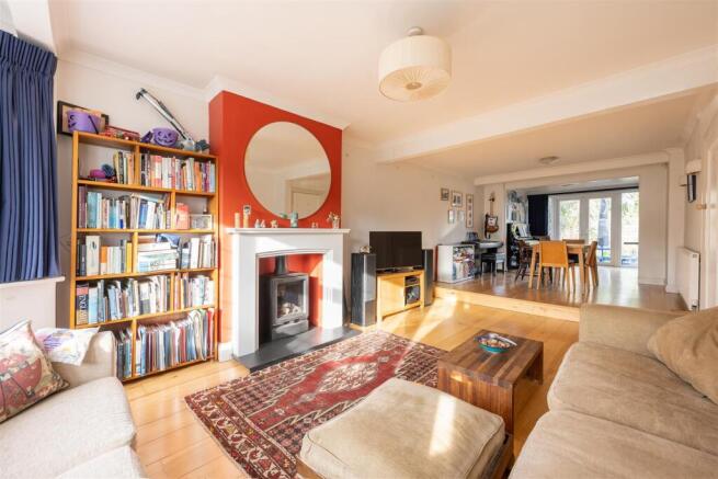 Elmcroft Close E11