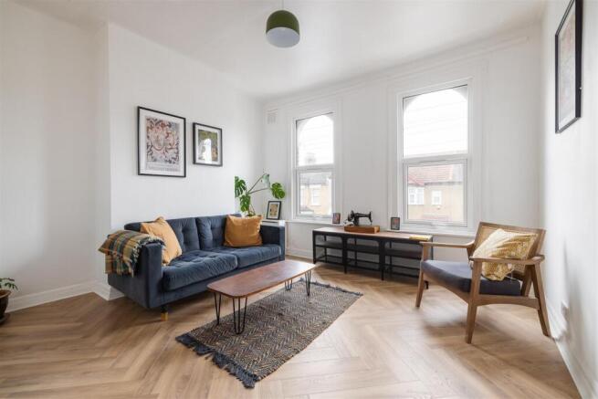 Latimer Road E7