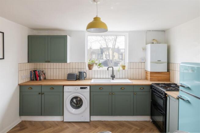 Latimer Road E7