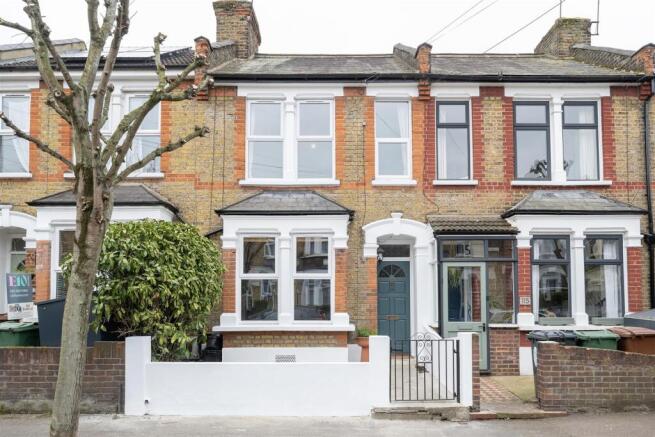 Richmond Road E11
