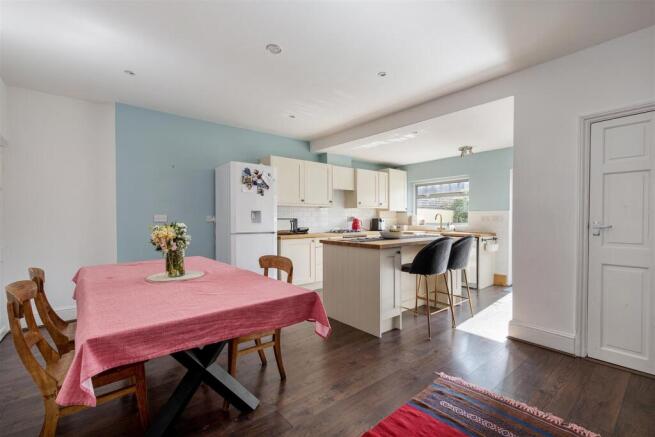 South Esk Road E7