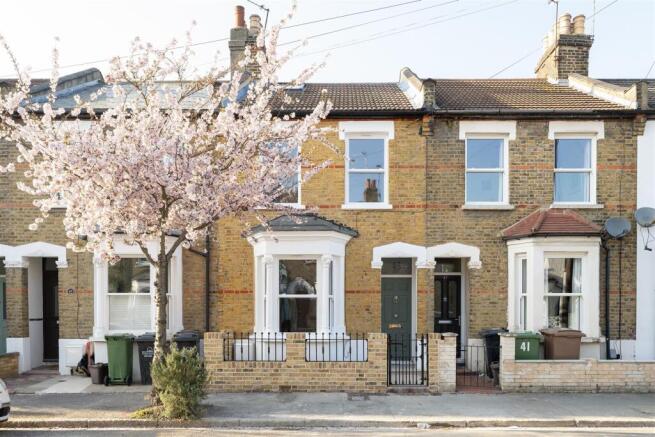 Southwell Grove Road E11