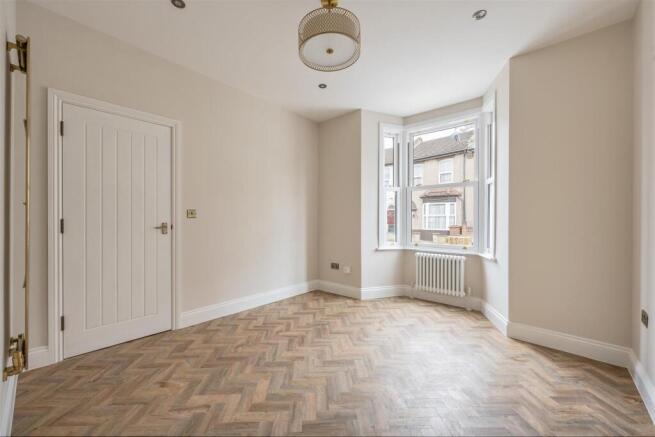 Southwell Grove Road E11