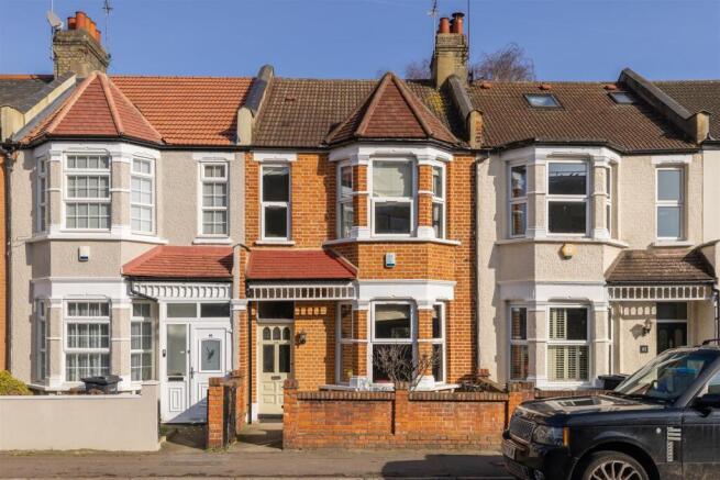 Gordon Road, E11