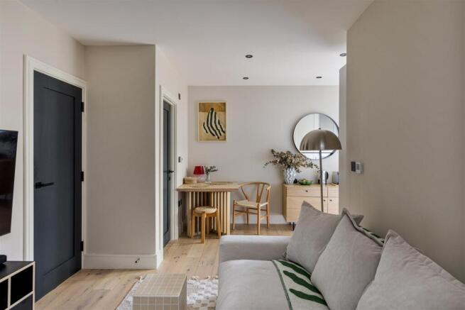 Radlett Close E7