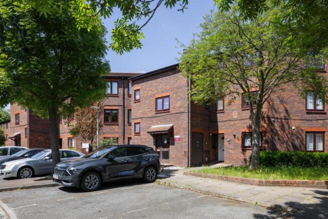 St. Gabriel's Close, E11
