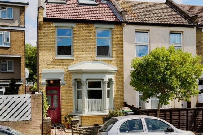 Cobbold Road E11