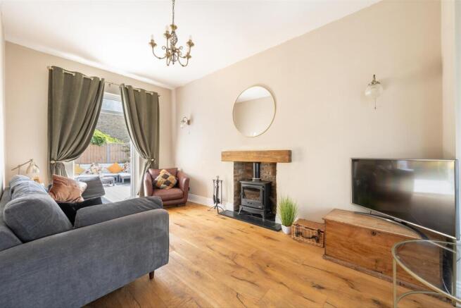 Cavendish Drive, E11