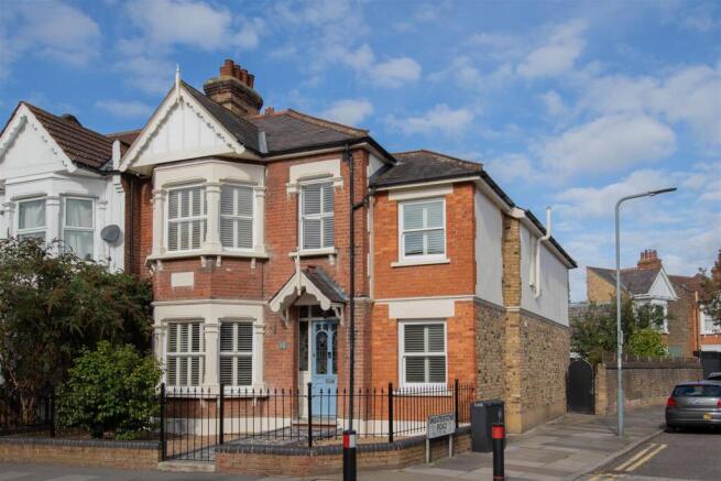 Harpenden Road E12