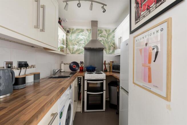 Queenswood Gardens E11