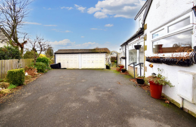 Garages & Driveway