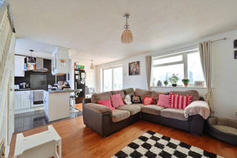 Berkeley Square, Hemel Hempstead, HP2