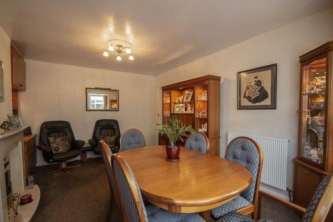 3 Bedroom Detached House For Sale In Newcastle Kenton