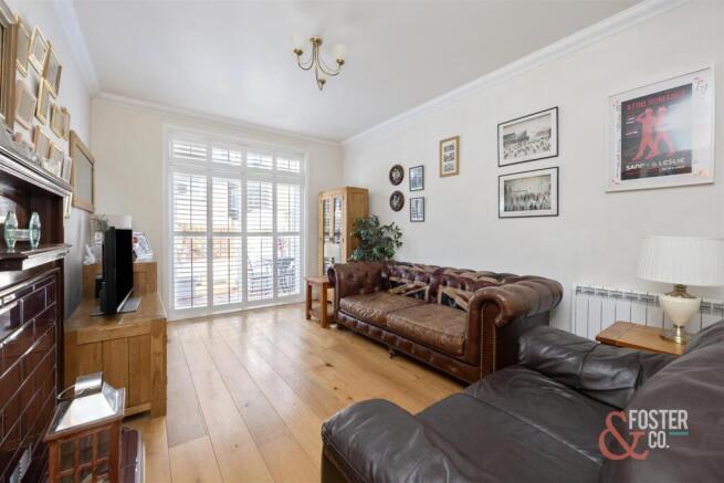 Montefiore Road, 32-018.jpg