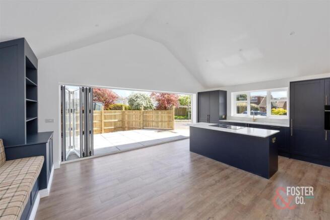 Hawthorn Road, 47-007.jpg
