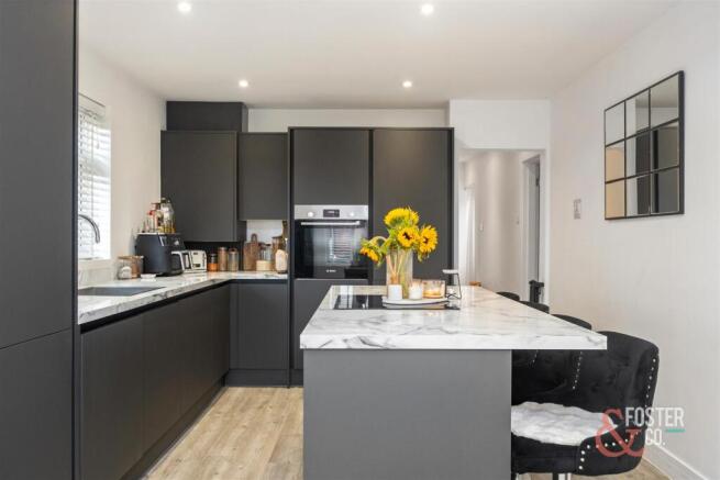 Phyllis Avenue 106-011.JPG