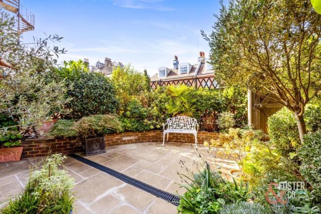 Rochester Gardens, 10-018.JPG