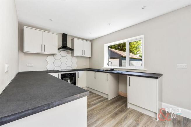 Ladies Mile Rd, 130-010.JPG