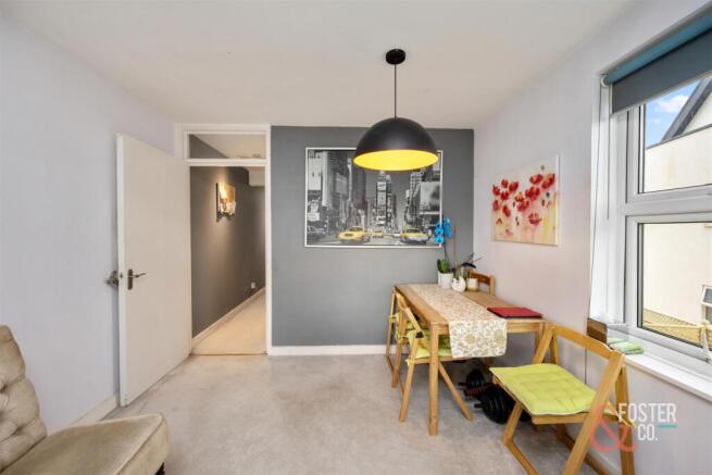 Wilbury Avenue, Aynsley Court, 9-008.jpg