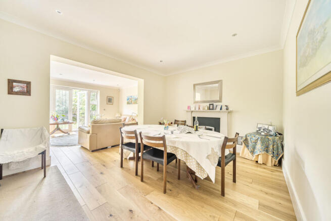 1312639-12-685587...