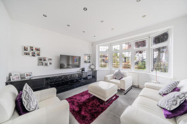 1348986-6-68c1975...