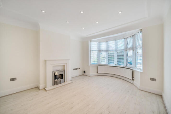 1372476-4-68f8f29...