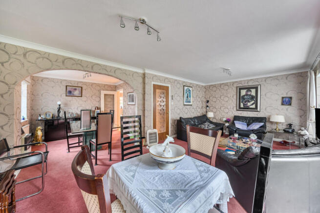 1375898-8-6911fc0...