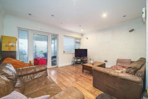 Whytecroft, Hounslow, TW5