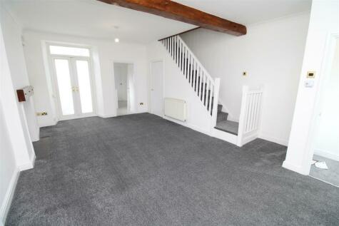 Ebbw Vale - 3 bedroom end of terrace house