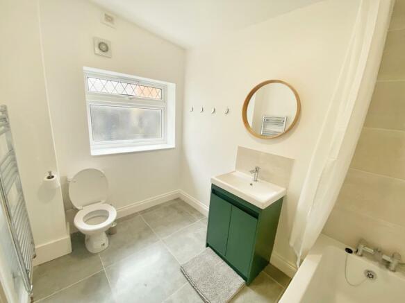 Bathroom 3.jpeg
