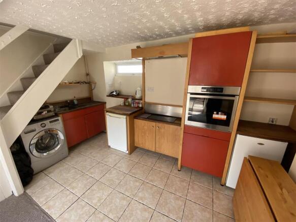 Living Area 1.JPG