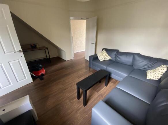 4RT Living Room b.JPG