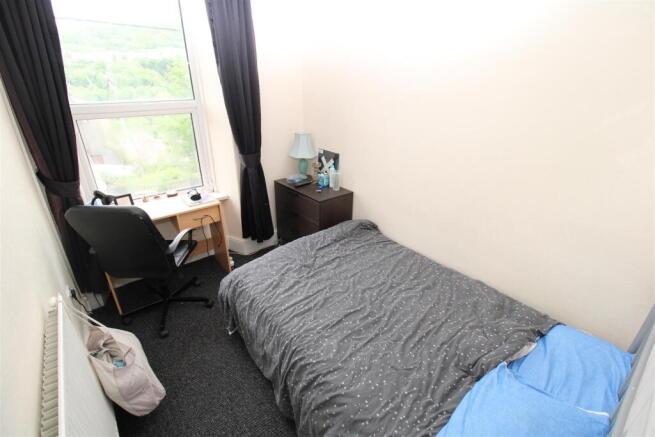 Room 2 123 Wood Road.jpg
