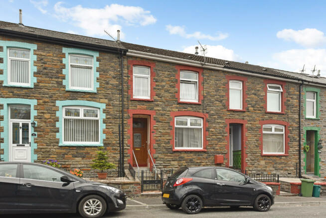4 bedroom terraced house  for sale Aberdare