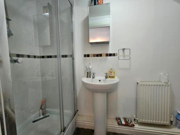 Master bedroom en-suite