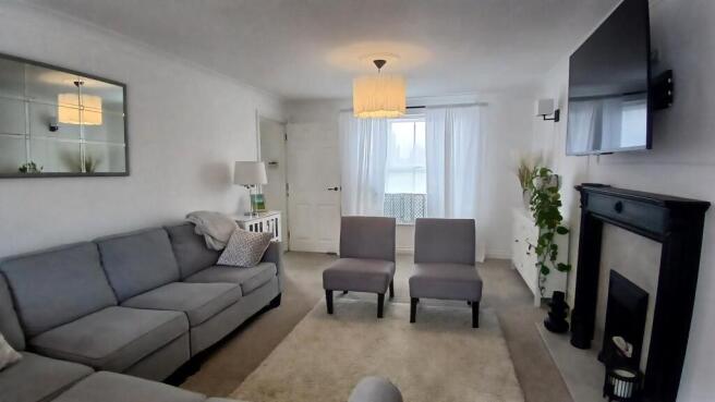 Lounge 2.jpg