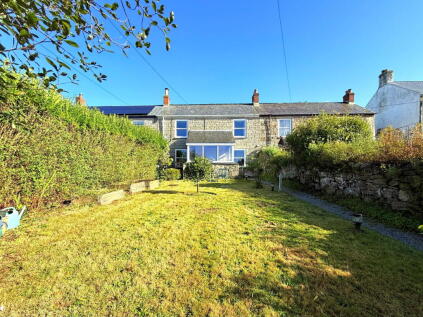 Carnkie - DOUBLE FRONTED, THREE DOUBLE BEDROOM COTTAGE