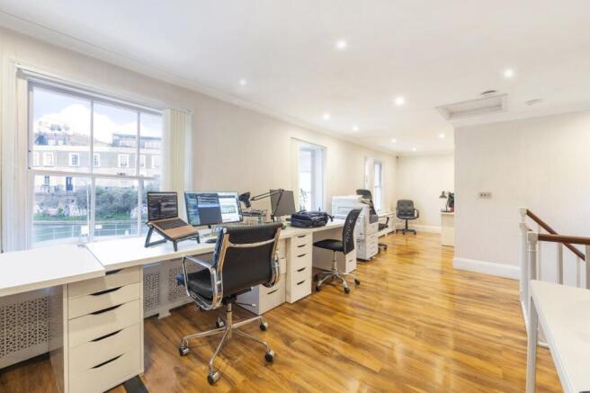OFFICE 8.jpg