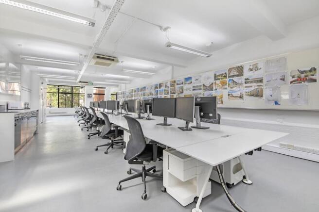OFFICE 4.jpg